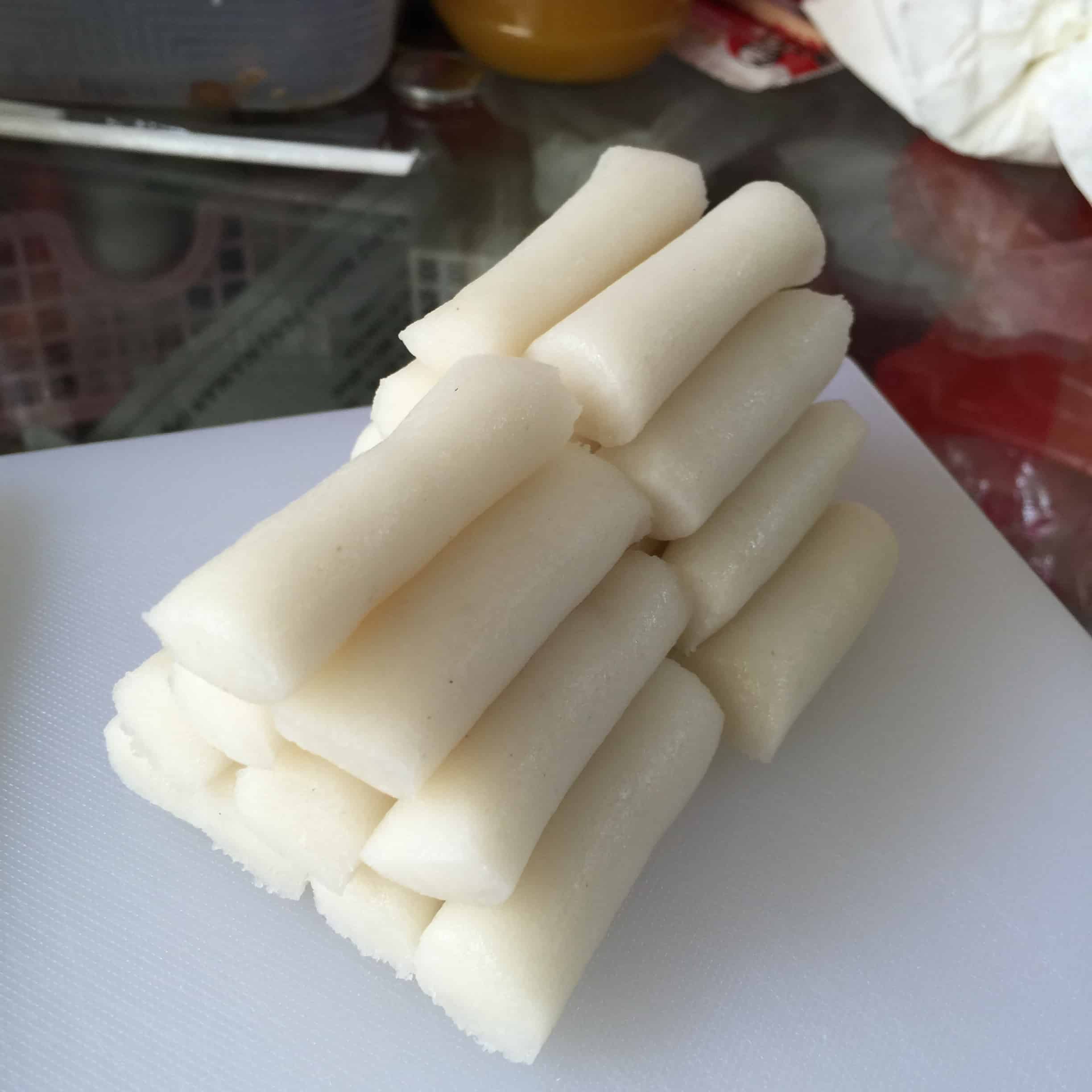 Garaetteok (cylindershaped rice cakes for tteokguk or tteokbokki