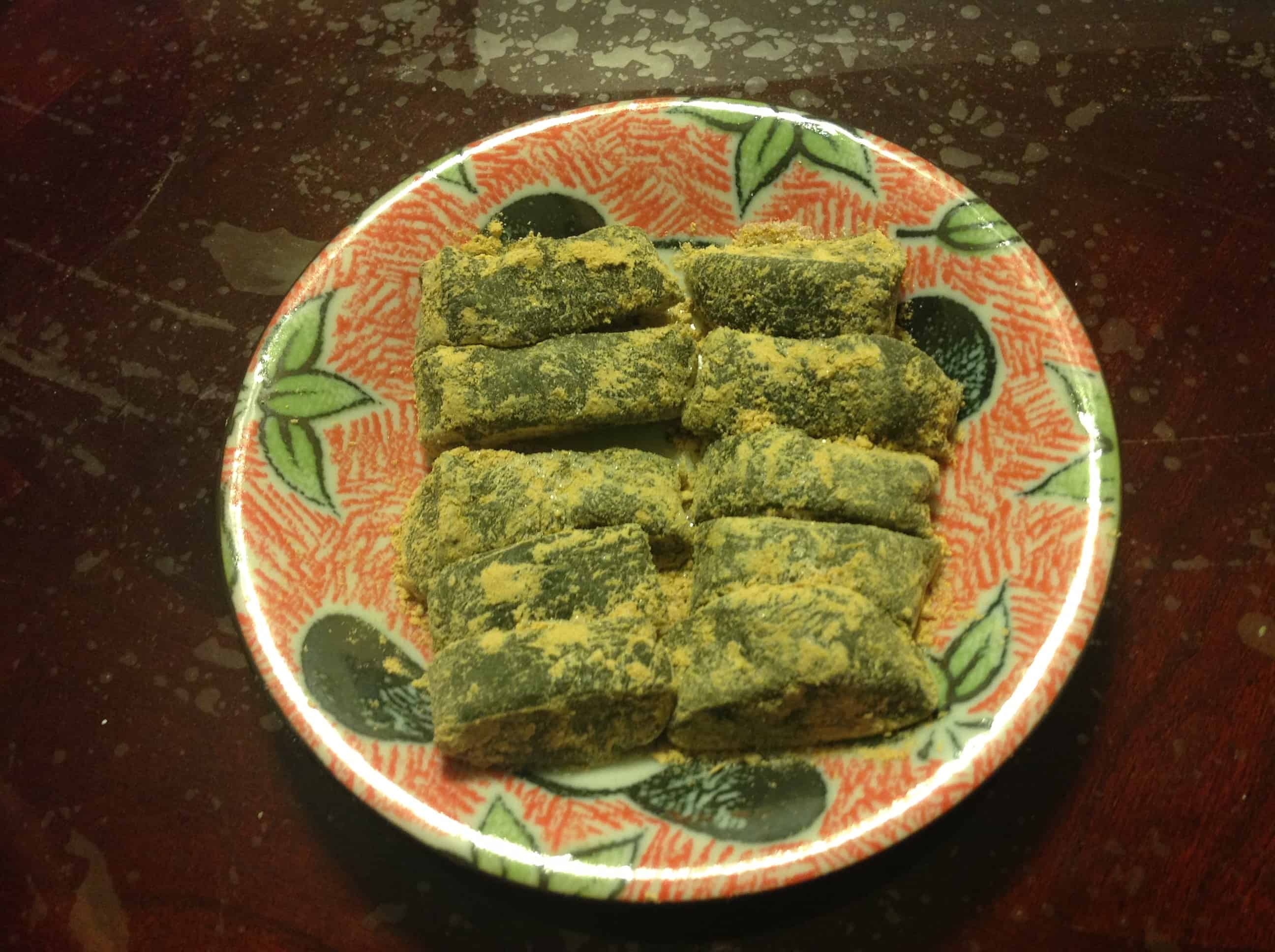 Korean food photo 인절미 / Injeolmi rice cake on