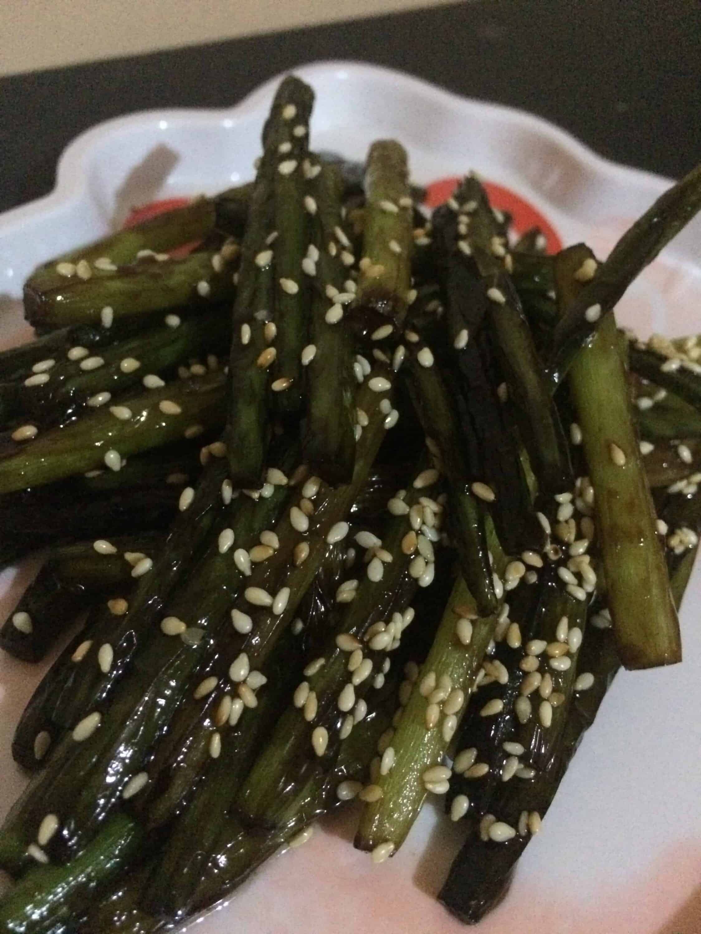 Stirfried garlic scapes (Maneuljjongbokkeum 마늘쫑볶음) recipe by Maangchi