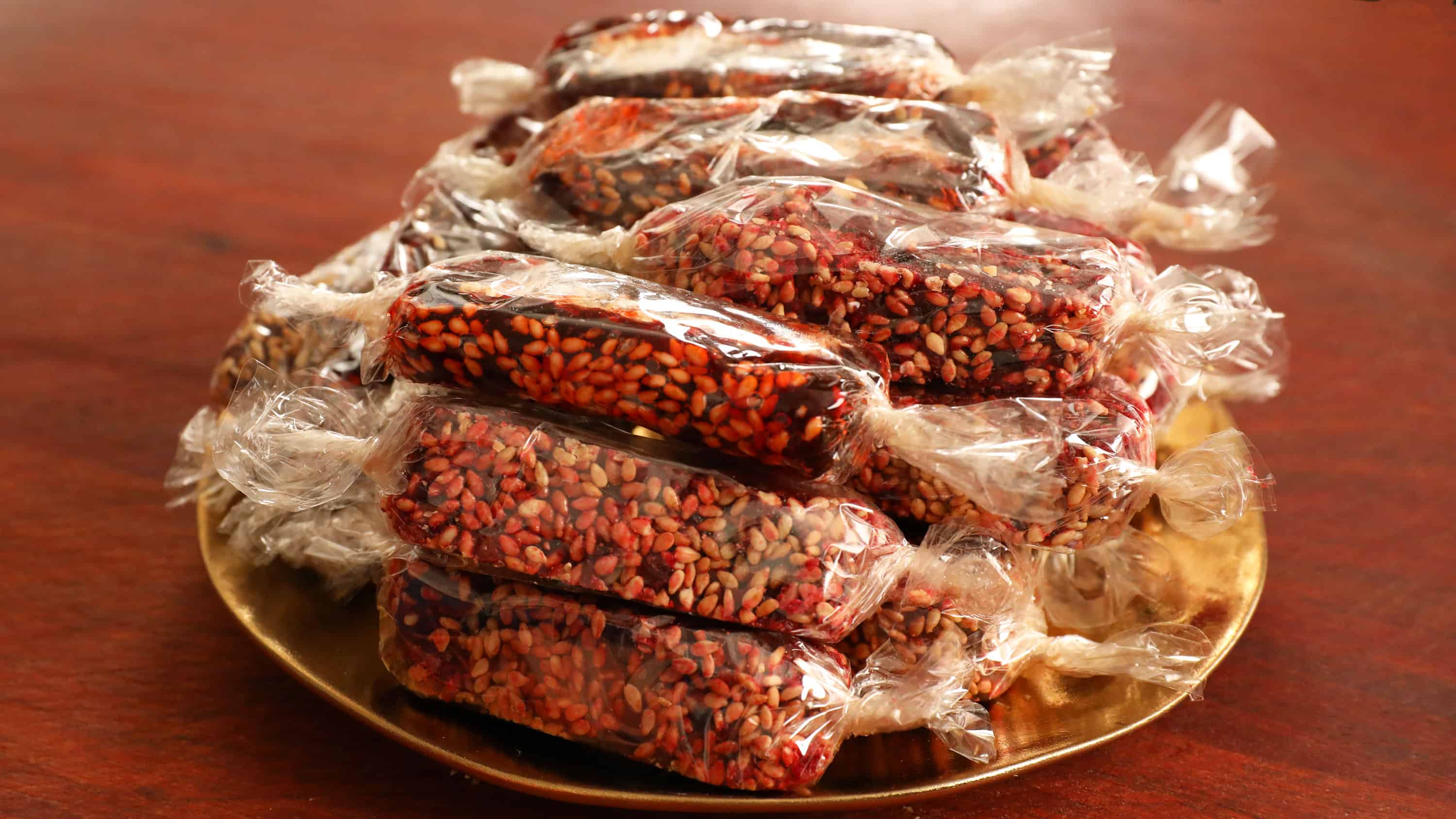 Beet jelly candy (Beetjeonggwa 비트정과) recipe by Maangchi