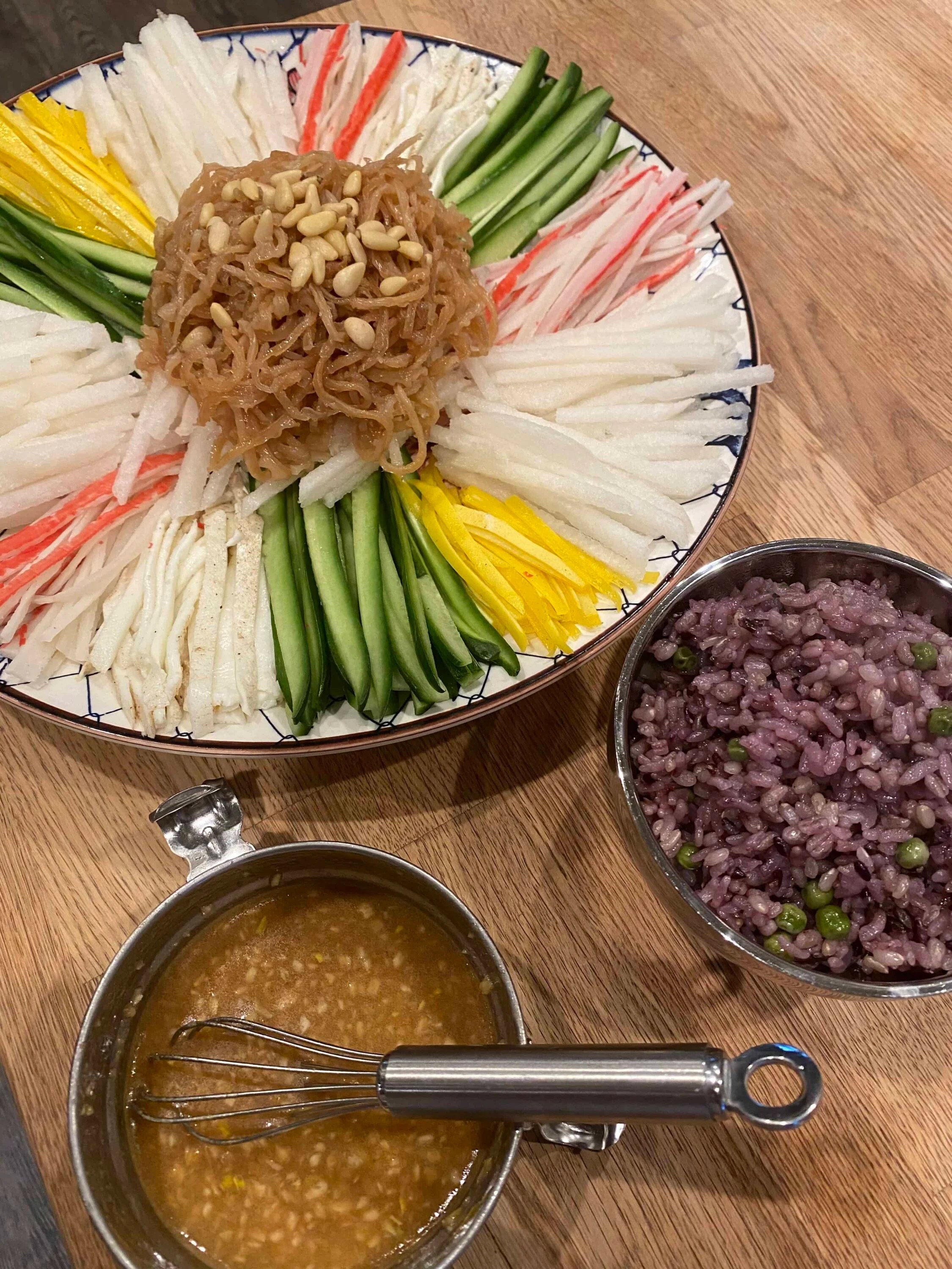 Jellyfish salad (Haeparinaengchae 해파리냉채) recipe by Maangchi