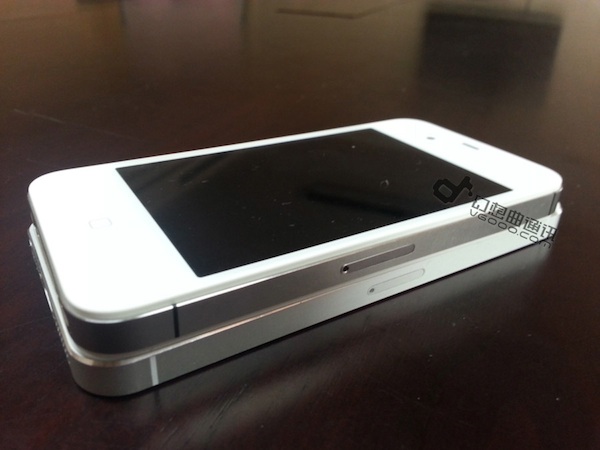 Video zeigt weißes iPhone 5 beim › Macerkopf