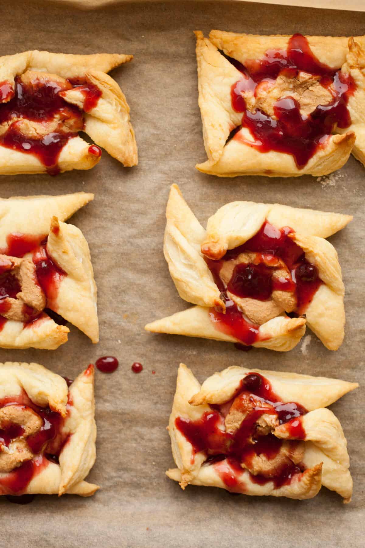 Peanut Butter and Jelly Pinwheels Easy Snack! Macheesmo