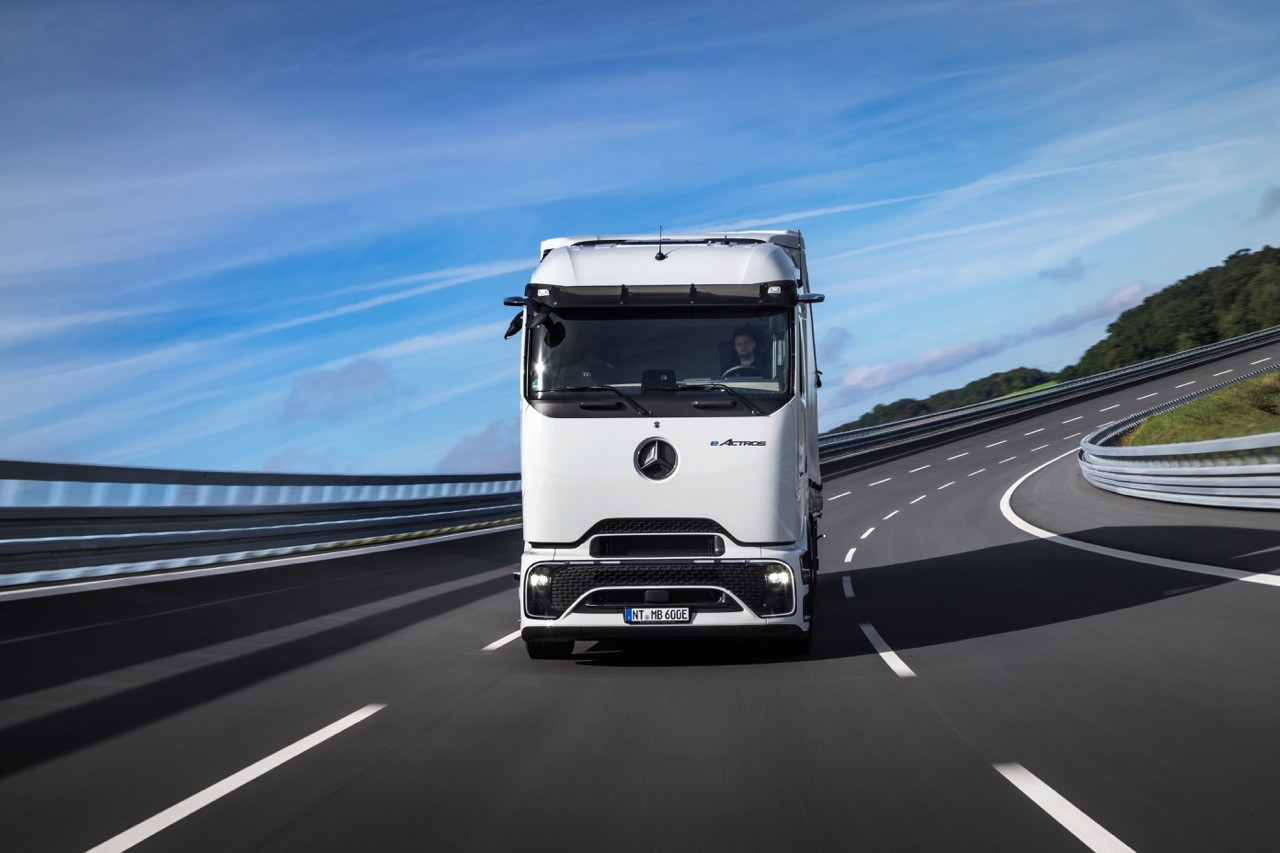 The MercedesBenz eActros 600 is a longrange electric truck SASATIMES
