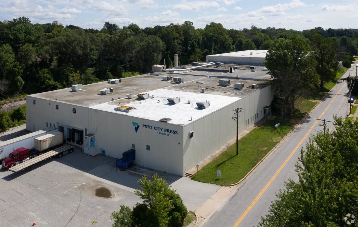 MacKenzie Represents 177,000 SF Sale