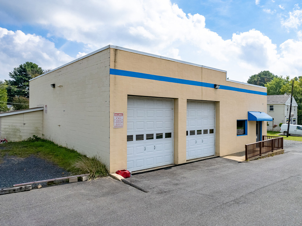 3326 Hill Road MacKenzie Commercial Real Estate