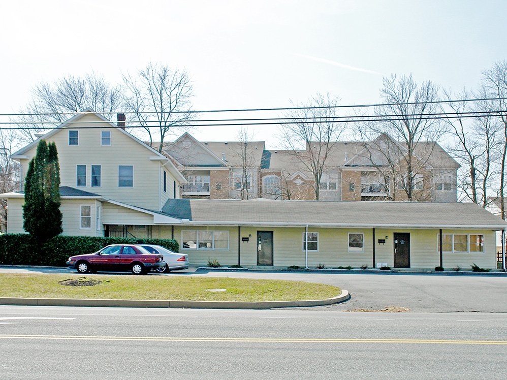 754 N. Hickory Ave MacKenzie Commercial Real Estate Services