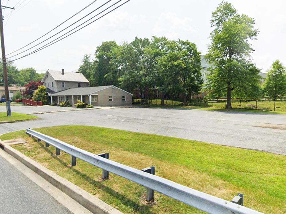 754 N. Hickory Ave MacKenzie Commercial Real Estate Services