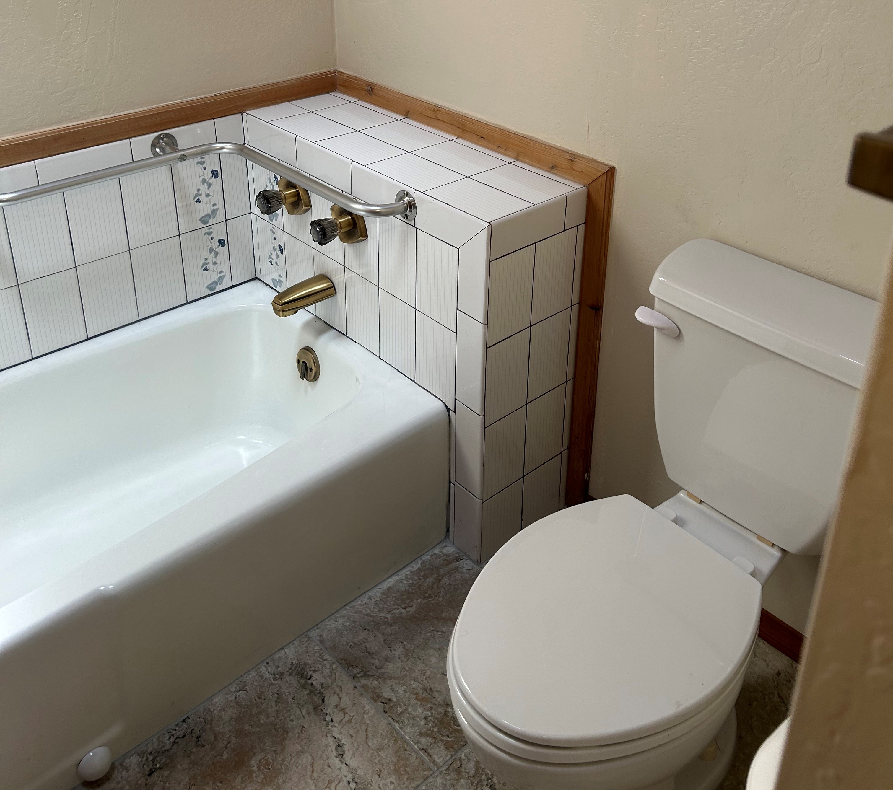 Potos of MacLean Rental