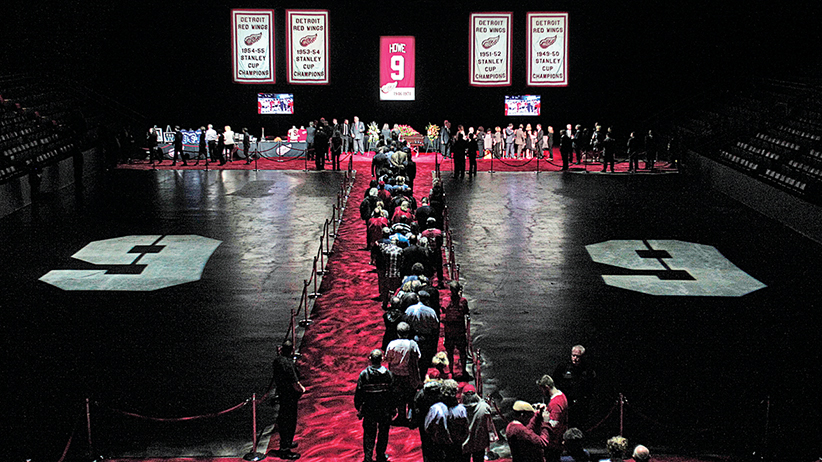 Wayne Gretzky's silent tribute to Gordie Howe Macleans.ca