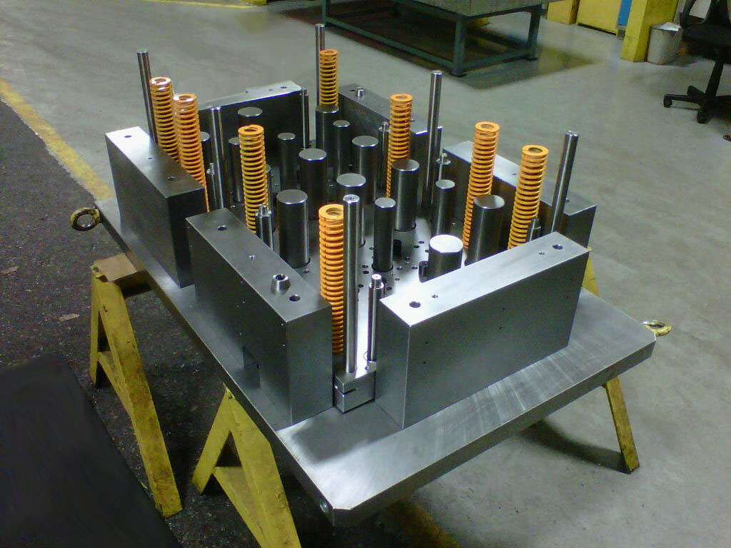 Mold Bases MacMold Base Inc.