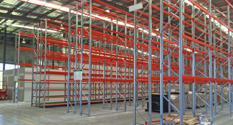 What Are The Dimensions of a Standard Pallet Rack? MACRACK