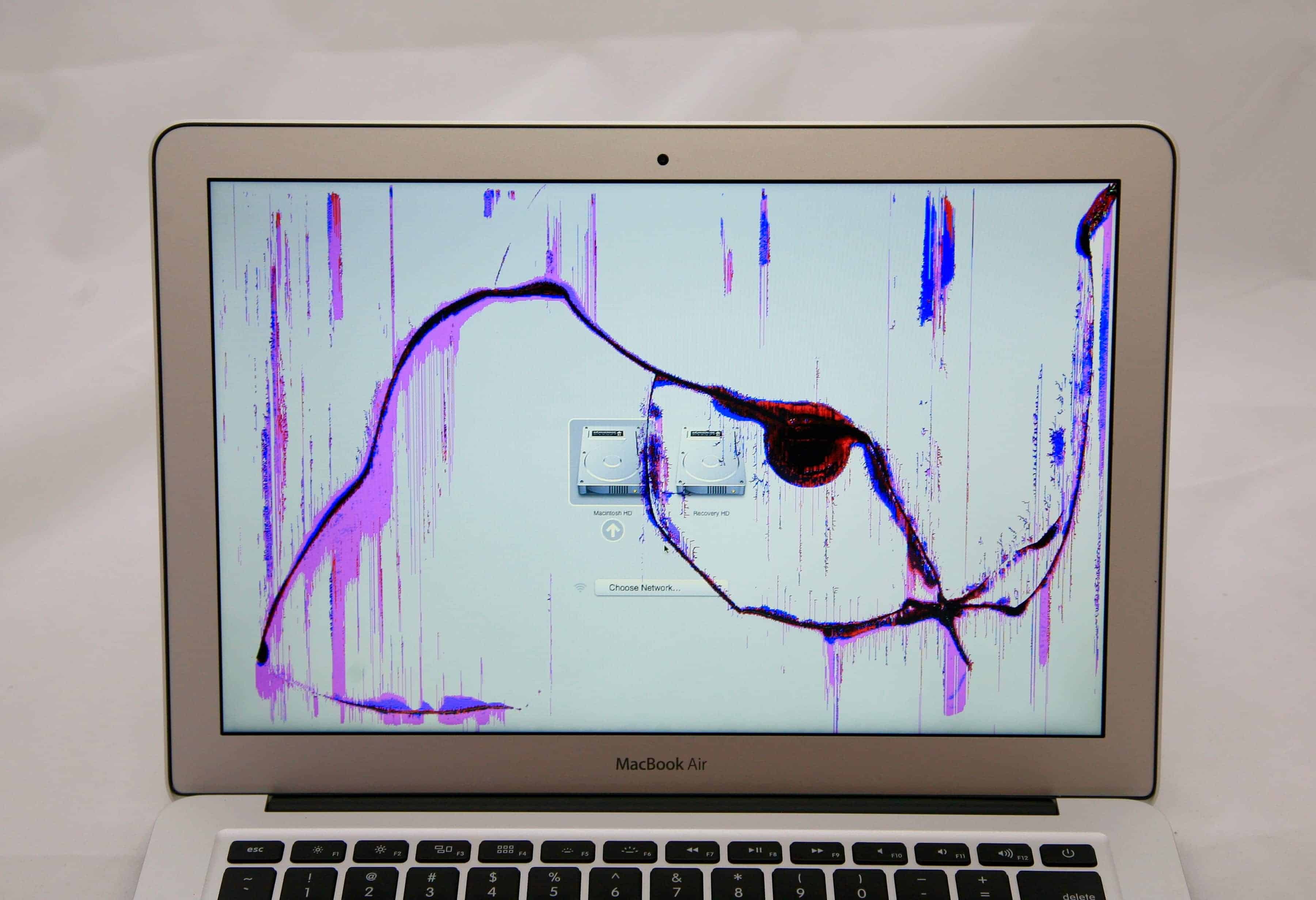 Cracked Screen Repair and Replacement for Retina and NonRetina MBP