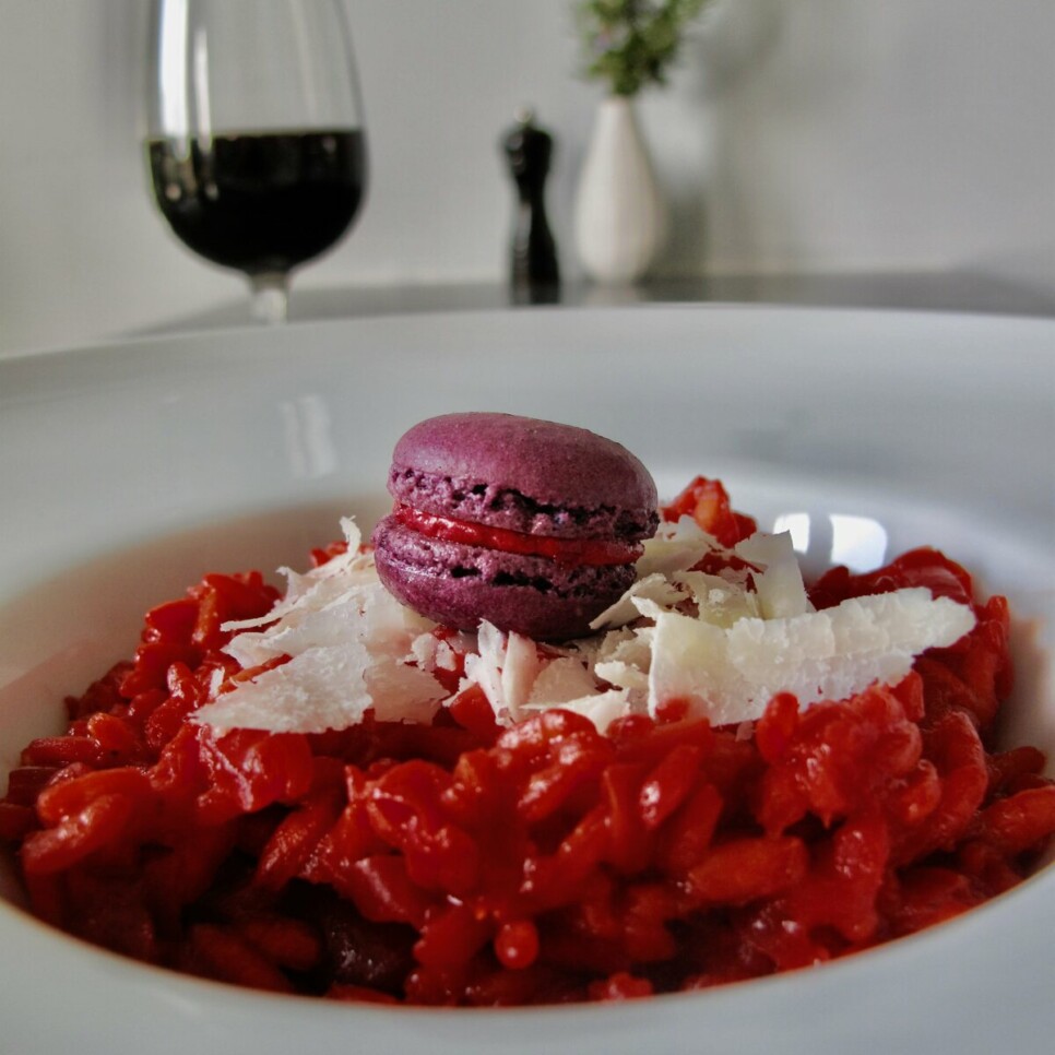 Beet and horseradish risotto recipe with macarons