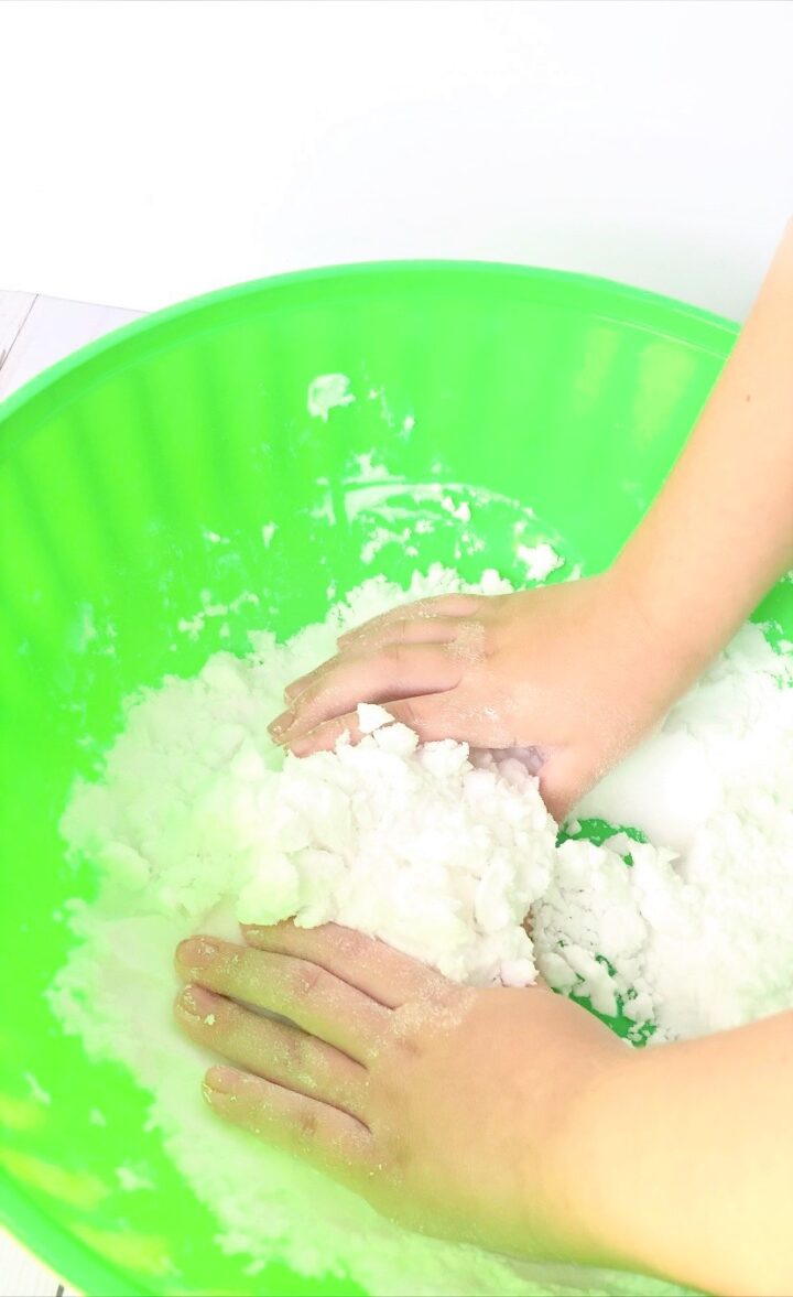 How to Make 2 Ingredient Fake Snow Simply Bessy Kids Crafts