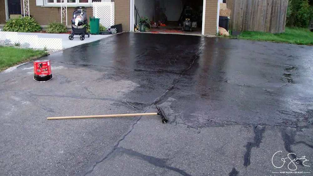 Do It Yourself Asphalt Sealer Sealing An Asphalt Driveway Madness