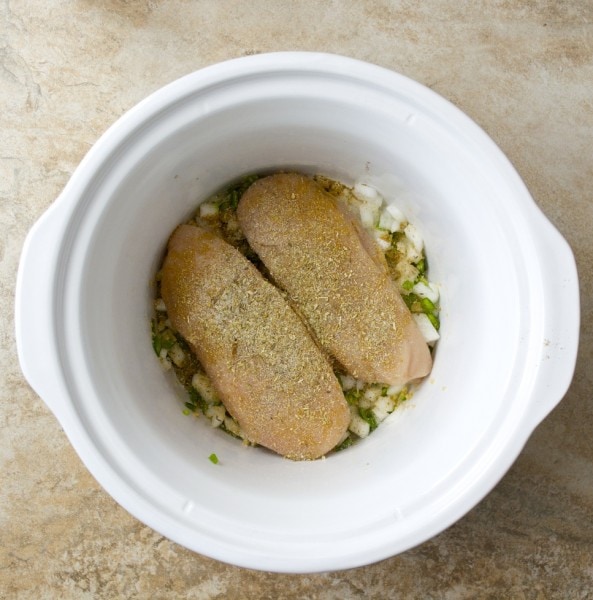 Slow Cooker White Bean Chicken Chili Verde + Video Maebells