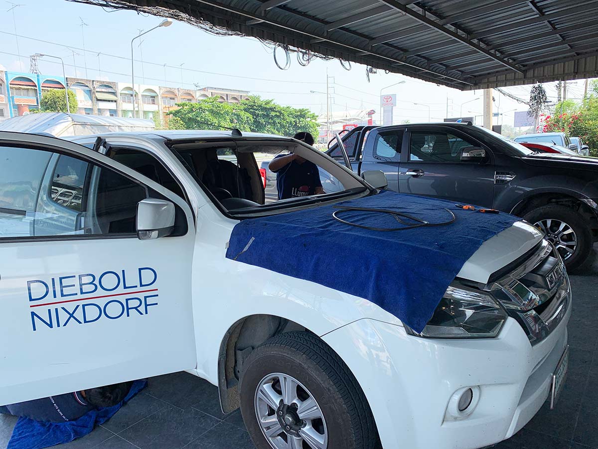 ศูนย์ติดตั้งกระจกรถยนต์ มาตรฐาน Mauangchon Auto Glass Co., Ltd.