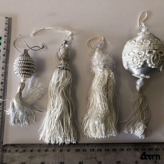 Decorative tassels Magic In The Middle