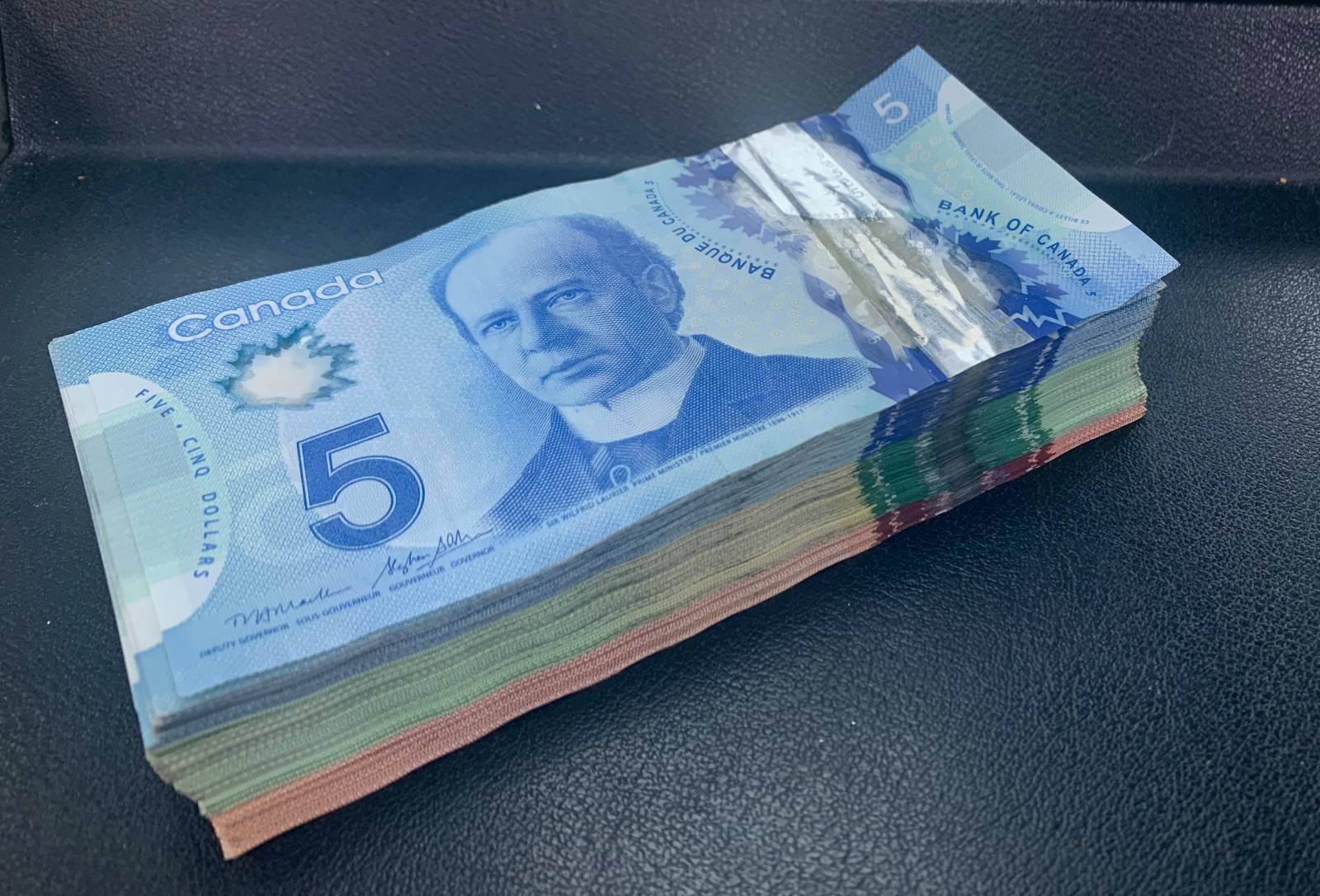 Dollar Canadien Euro / Le Dollar Canadien Attaque De Toutes Parts La