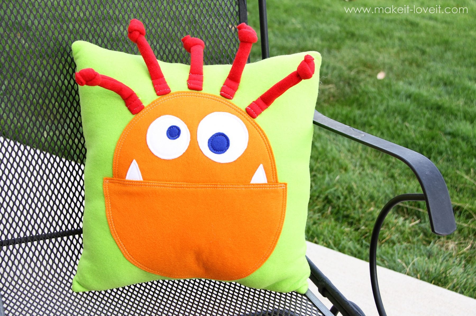 Friendly Monster Pillow (pattern pieces included) Make It and Love It