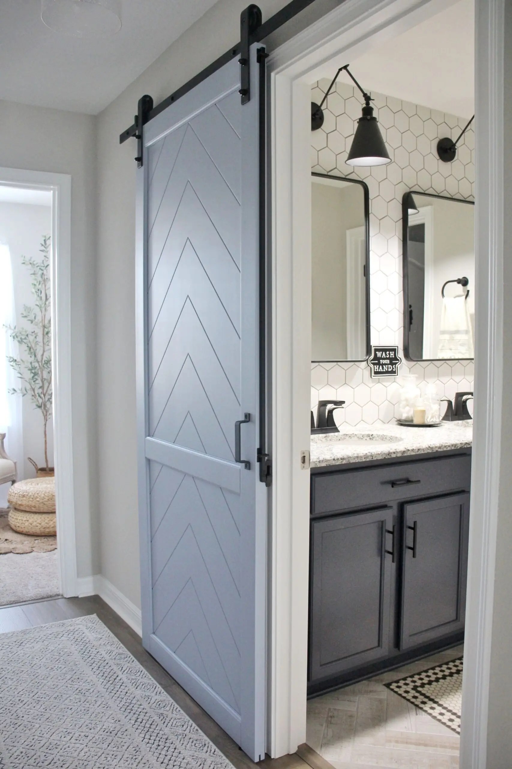 12+ Door Ideas for a Small Space to Make It Seem Larger MakeoverIdea