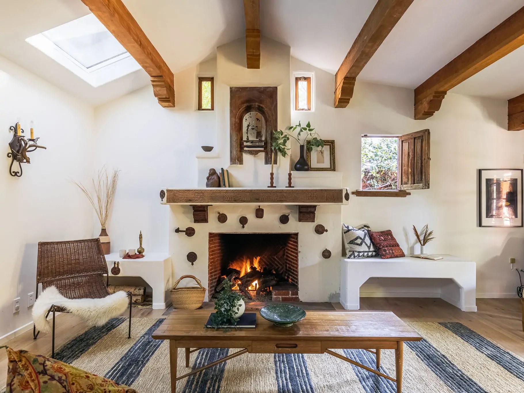 How to Decorate a Mantel 16+ Ideas from Experts MakeoverIdea