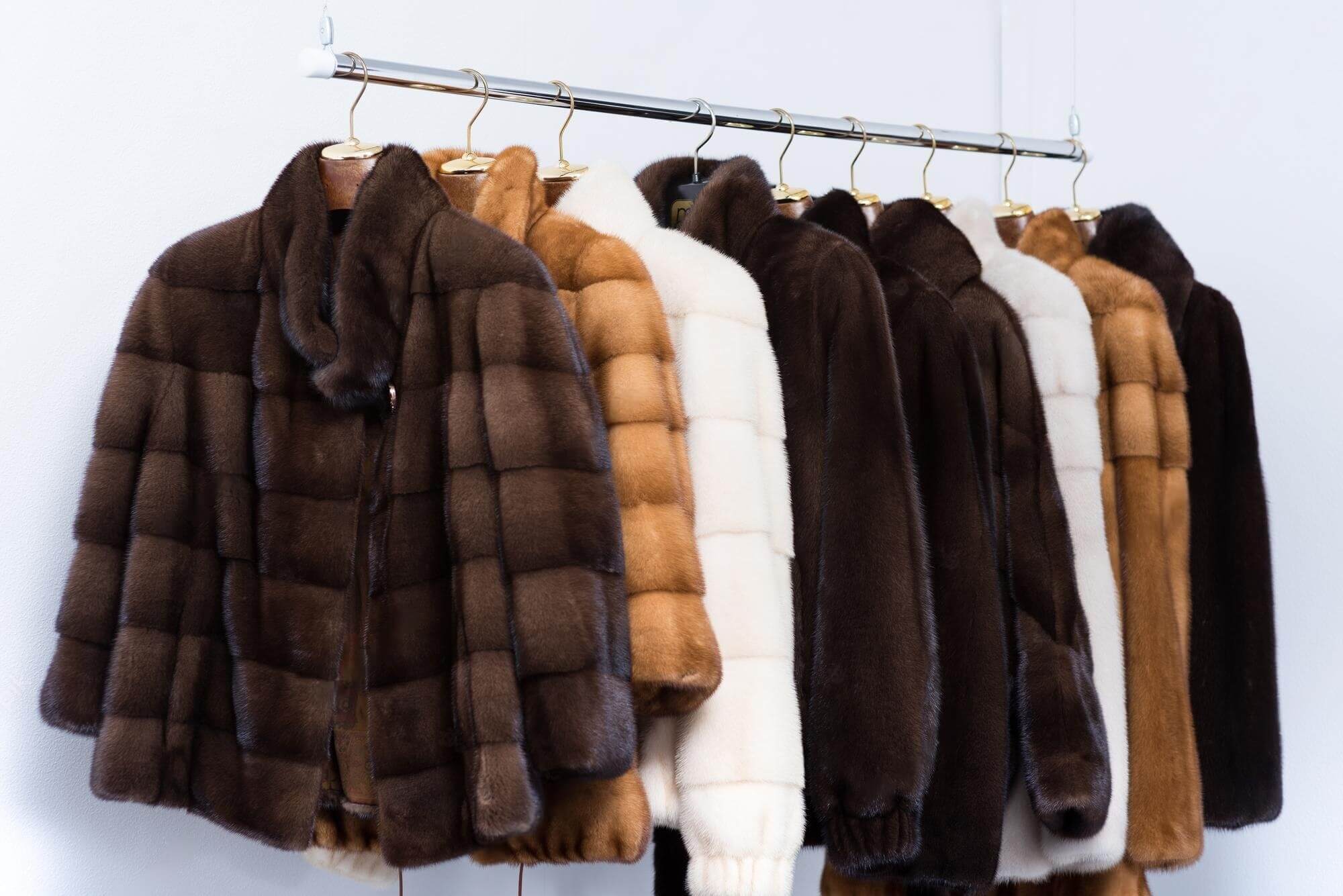 Real Fur vs Faux Fur What’s the Difference? Maker of Jacket