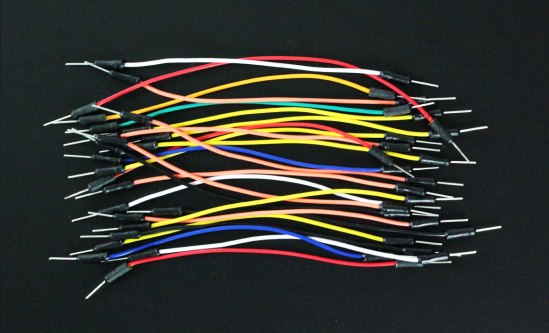 Cables de puente de tablero para tablero arduino uno.