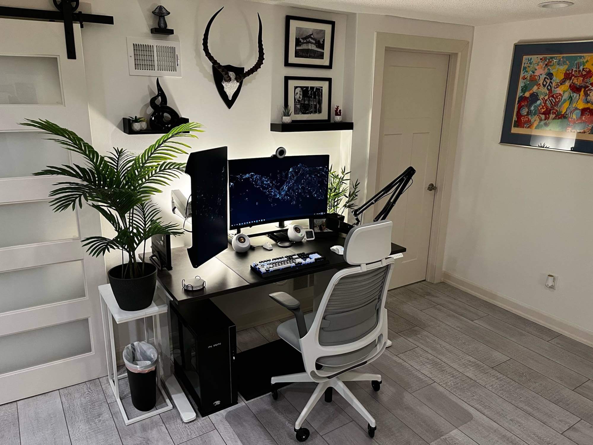 White Desk Pc Setup Không Còn Dấu Ấn Nào Màu Trắng
