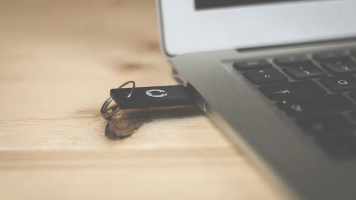 Cómo reparar una unidad USB corrupta en Linux Cómo reparar una unidad USB corrupta en Linux