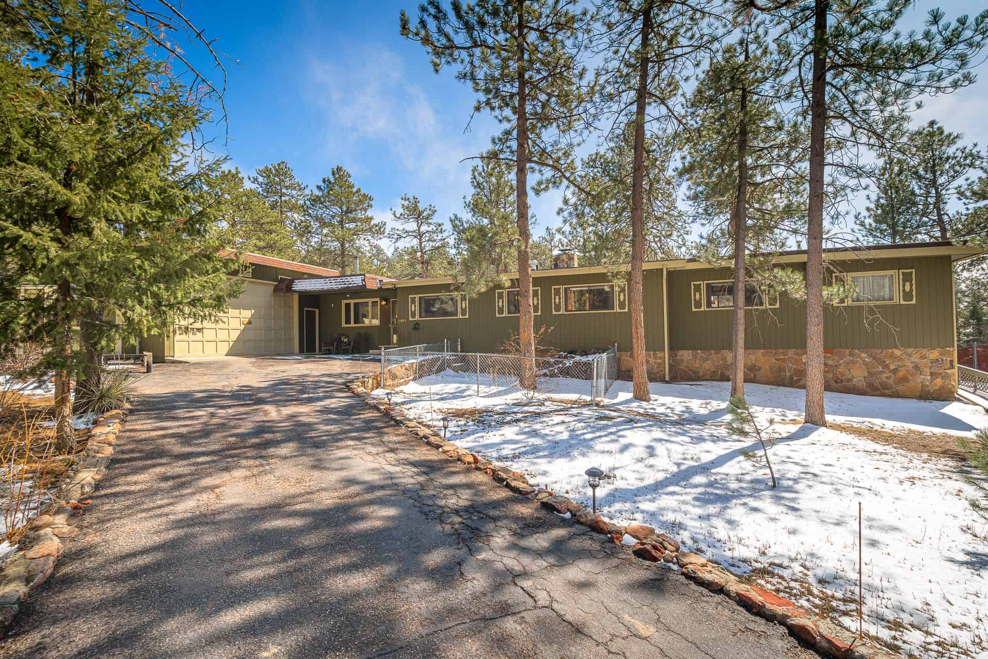 7805 N Topeka Ave., Cascade, CO 80809 Make Your Best Move