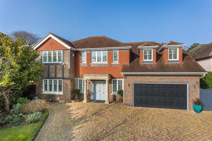 Heath Ridge Green, Cobham, Surrey KT11 Malcolm Jenkins Associates