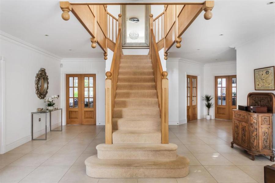 Heath Ridge Green, Cobham, Surrey KT11 Malcolm Jenkins Associates