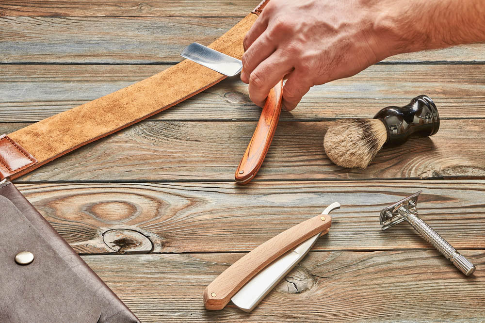 This is How to Sharpen a Straight Razor Male Sense Pro