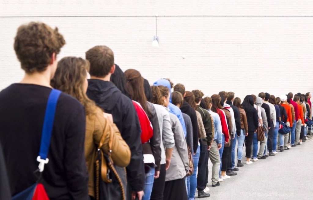 Занять очередь в магазин теперь можно через приложение