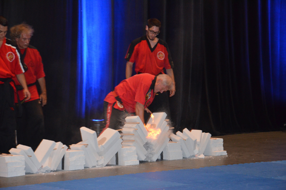 Kampfkunst Show Gehlen Team International Trainingsinstitut für