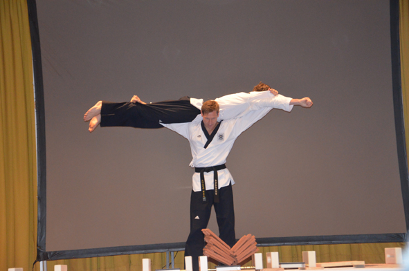 Kampfkunst Show Gehlen Team International Trainingsinstitut für