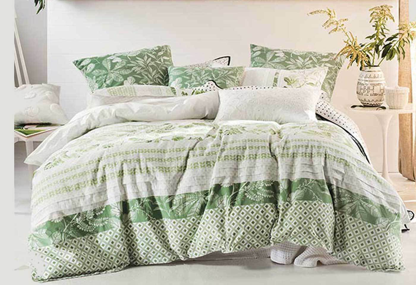 Linen House Senna Green quilt cover set / queen or king doona cover set