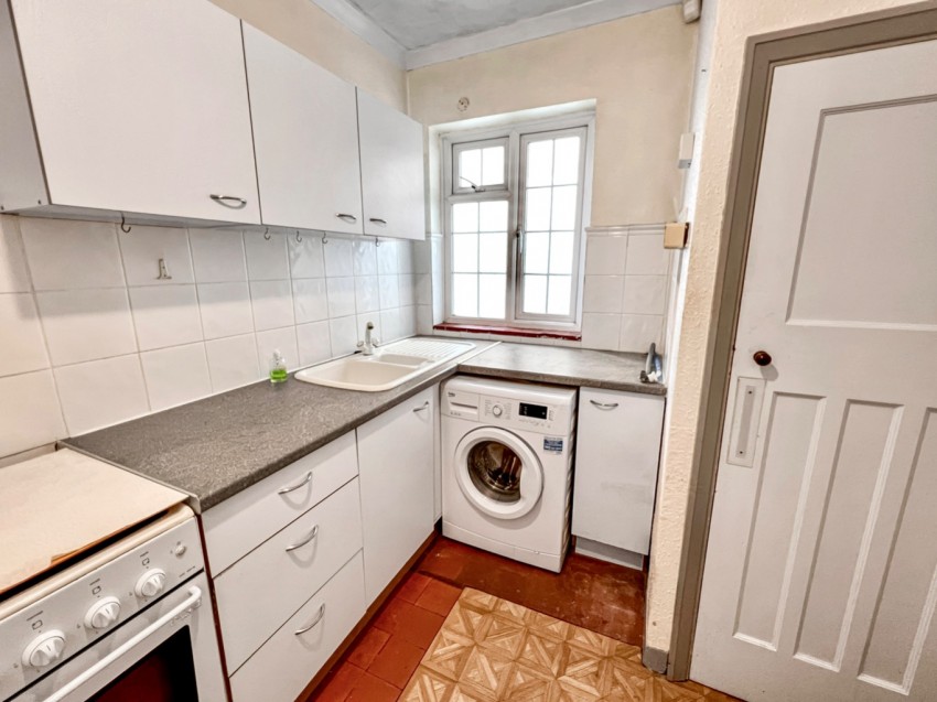 Portland Avenue, Gravesend, Kent, DA12, 2 bedroom, SemiDetached Bungalow