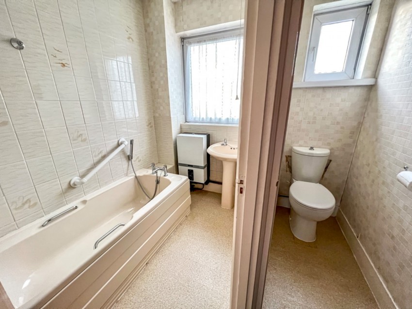 Trosley Avenue, Gravesend, Kent, DA11, 3 bedroom, Terraced