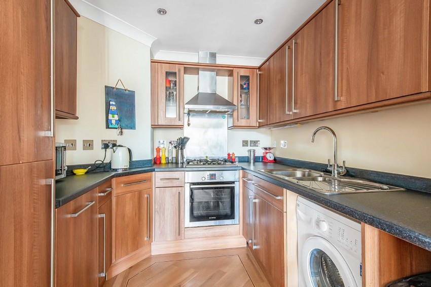 St James's Place, Lennox Road, Gravesend, DA11, 2 bedroom, Apartment