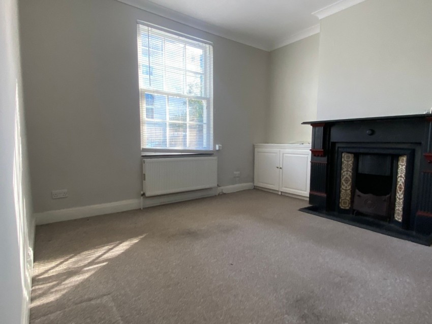 Albion Road, Gravesend, Kent, DA12 2SR, 1 bedroom, Apartment