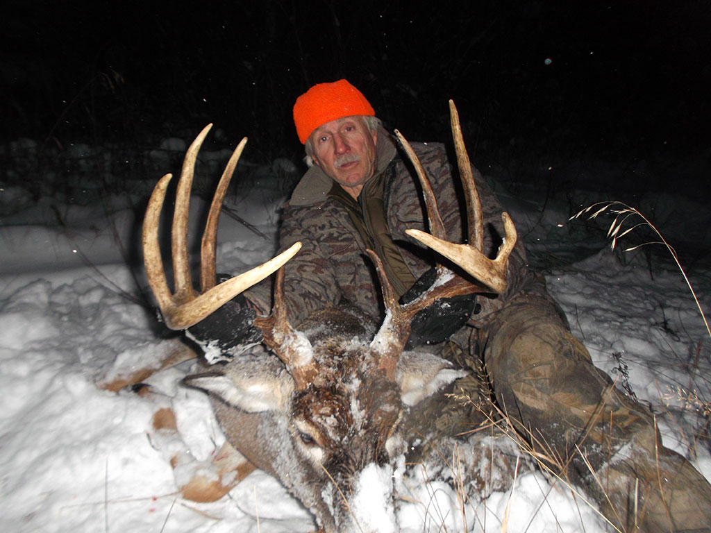 Gallery2 Manitoba Trophy Black Bear, Wolf and Whitetail Deer Hunts