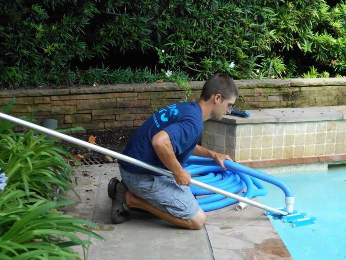 Houston Pool Cleaning, Maintenance & Equipment Repair
