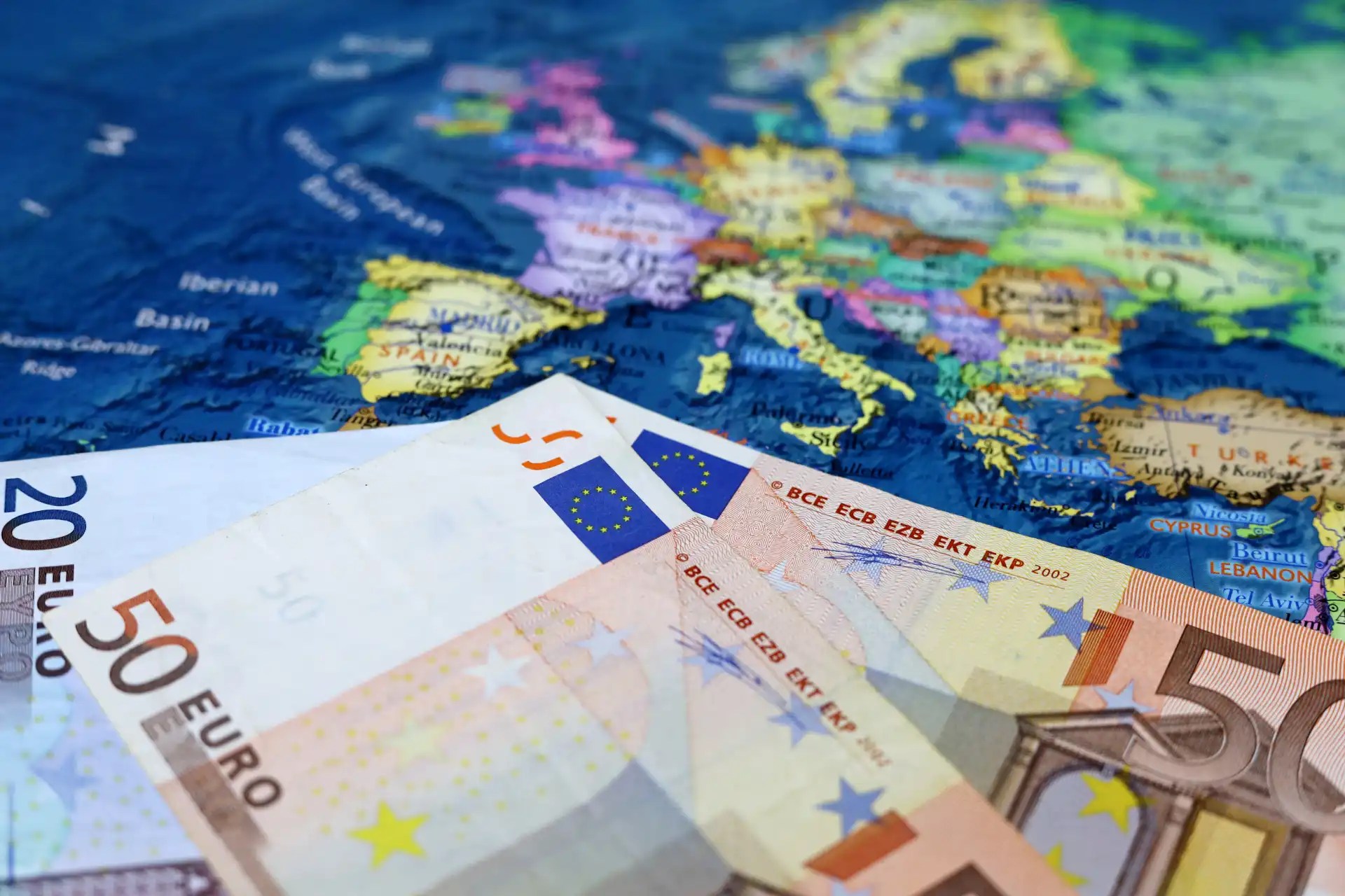 Which countries in the EU have their own currency? ManorFX
