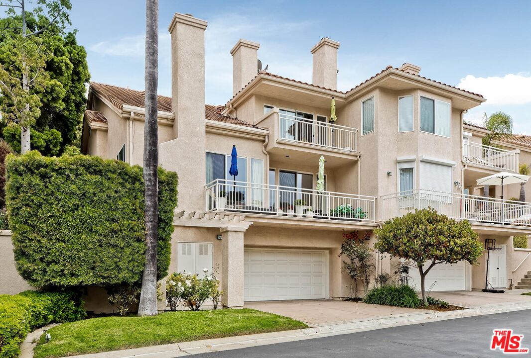 Pacific Palisades Condos For Sale. Mansions In The Skies