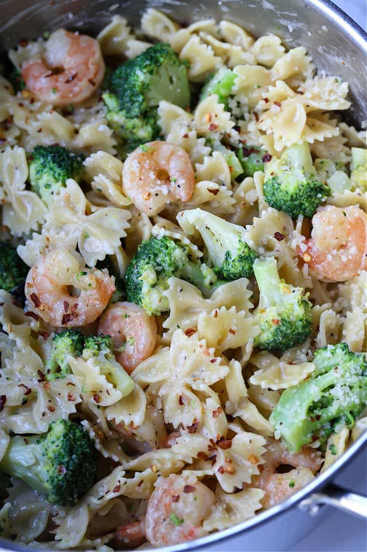 Shrimp and Broccoli Pasta Mantitlement