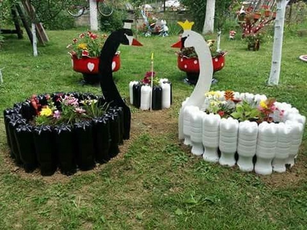 Diseños con materiales reciclados para decorar el jardín