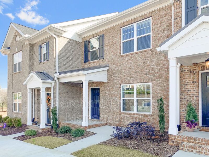 118 Danvers Road Greenville, SC 29607 Marchant Property Management, LLC